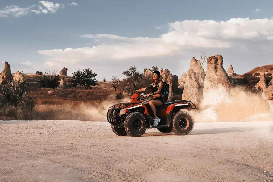 Capadocia: Excursión en quad al atardecer