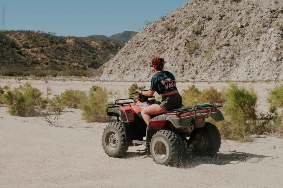 Capadocia: Excursión en quad al atardecer y Urgup-Goreme