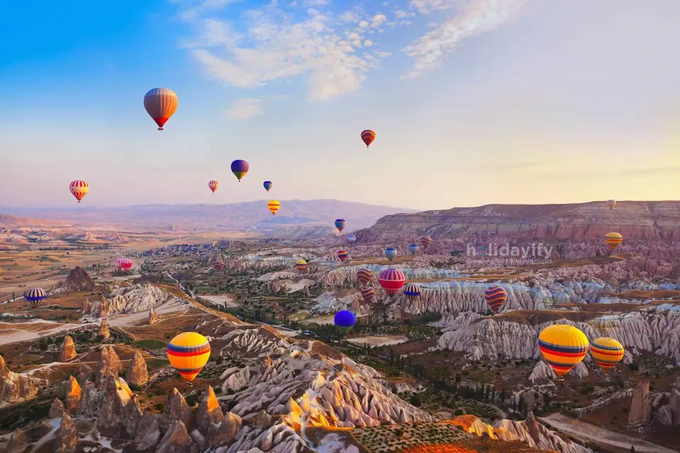 Capadocia: Excursión Roja Privada Guiada de Día Completo
