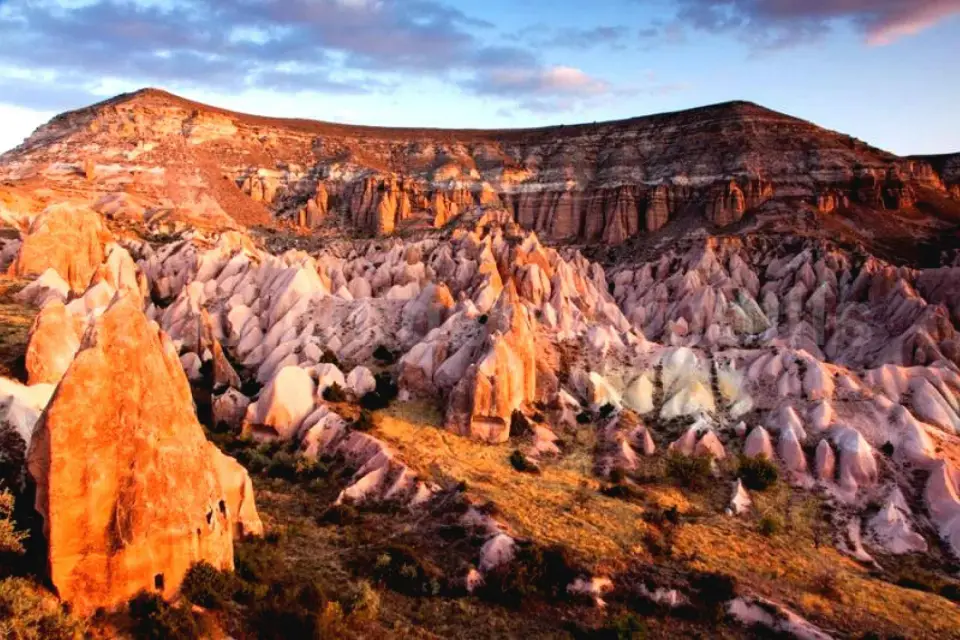 Excursión por el Valle de las Rosas y la Ciudad Subterránea de Kaymakli