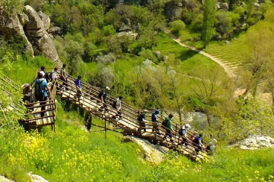Capadocia: Excursión Verde con Almuerzo y Traslados al Hotel