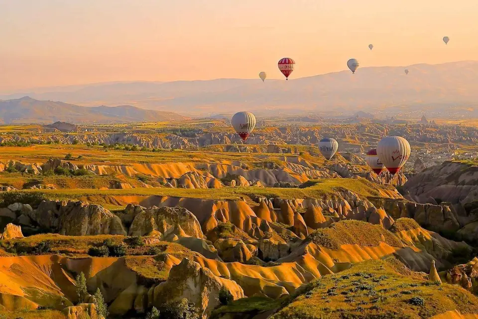 Desde Capadocia: Excursión Verde con Caminatas, Cuevas y Almuerzo