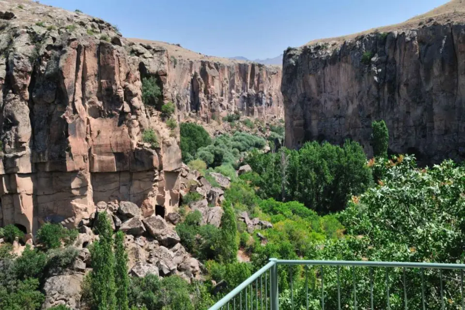 Excursión Verde a Capadocia (Guía + Comida + Traslado)
