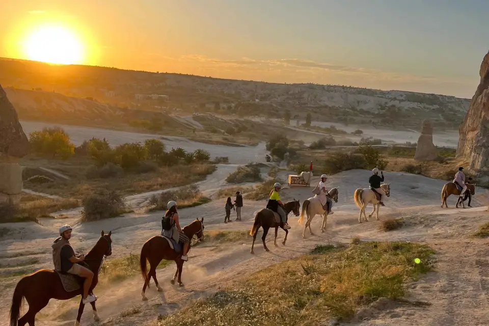 Experiencia a caballo al atardecer