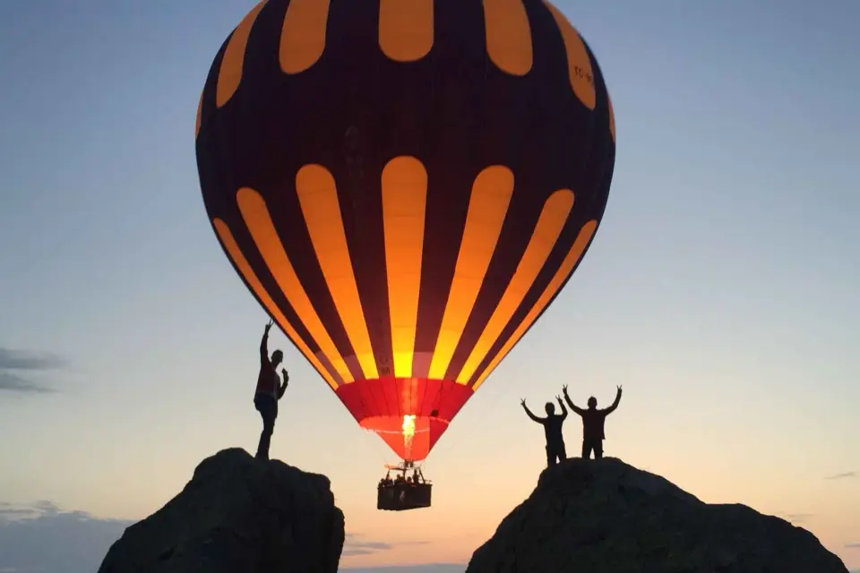Capadocia: Experiencia de vuelo en globo aerostático al amanecer en Goreme