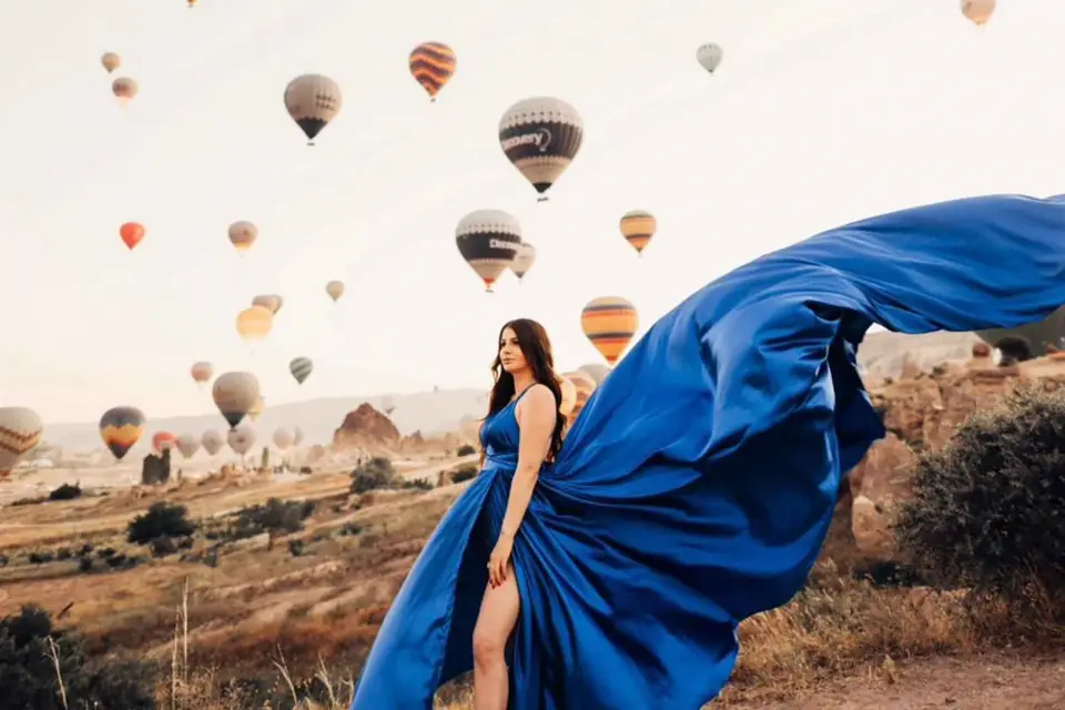 Fotos del horizonte de Capadocia en globo aerostático