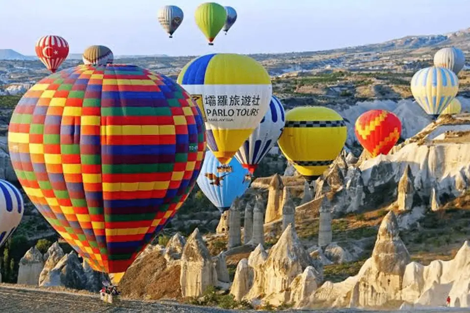Göreme: Vuelo en Globo al Amanecer en el Valle de Göreme con Desayuno
