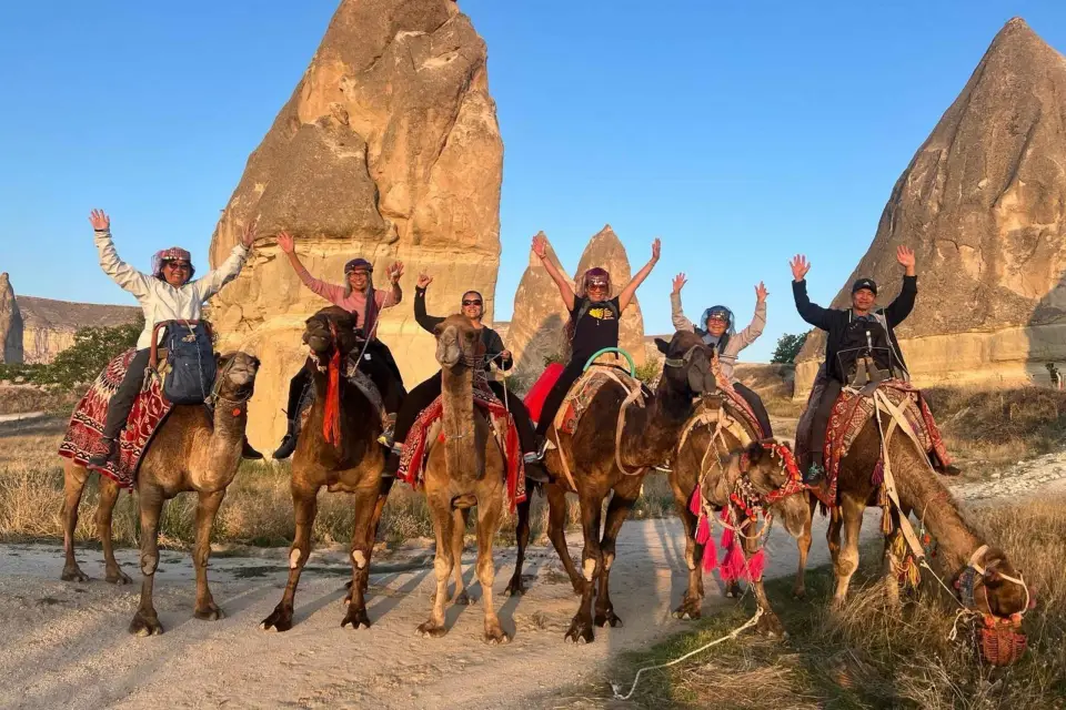 Paseo en camello por las Chimeneas de las Hadas de Capadocia
