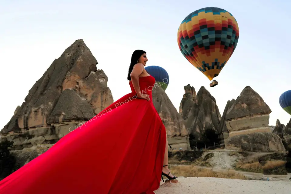 Capadocia Photoshoot con Vestido Volador