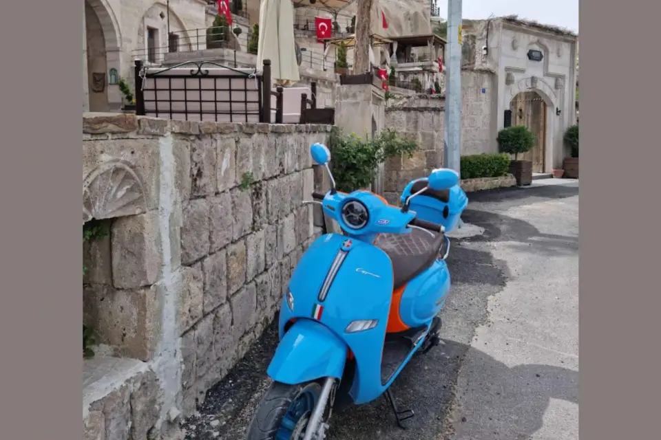 Scooter de alquiler (Arora Cappucino 125 cc)