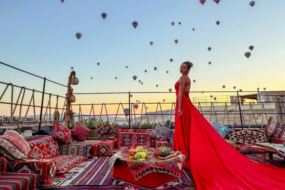 Capadocia: Sesión de fotos en el tejado con globos aerostáticos