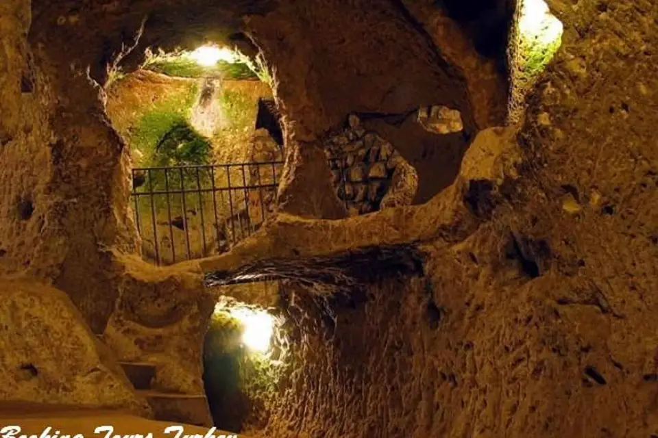 Tour por la ciudad subterránea de Derinkuyu