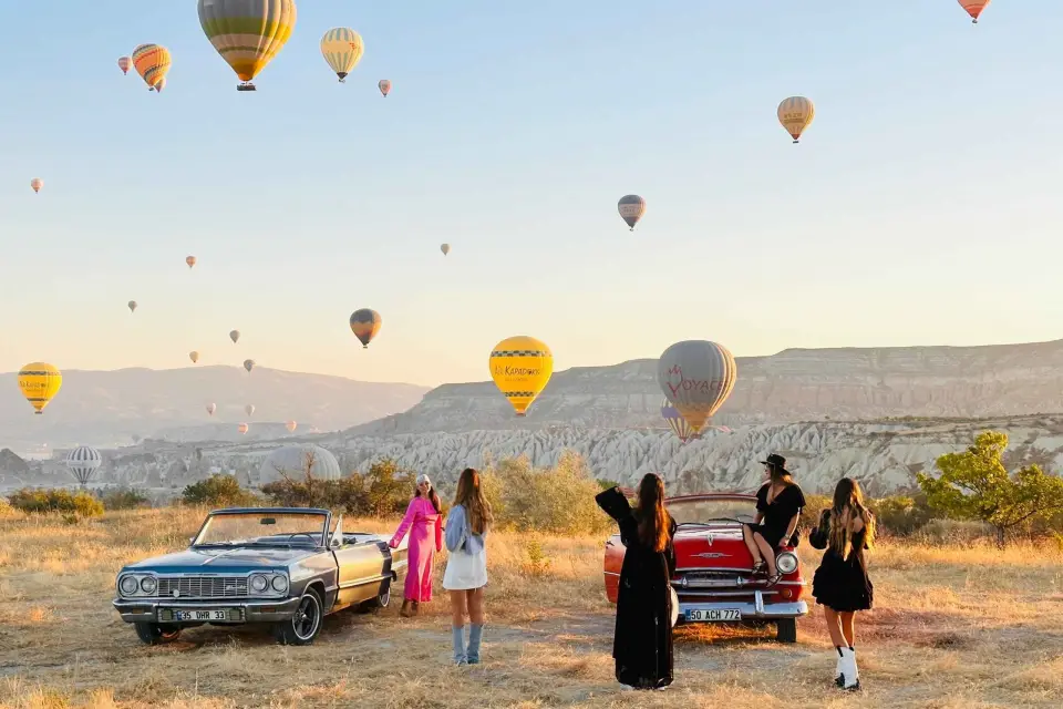 Capadocia: Viaje privado en coche clásico con opción de sesión de fotos