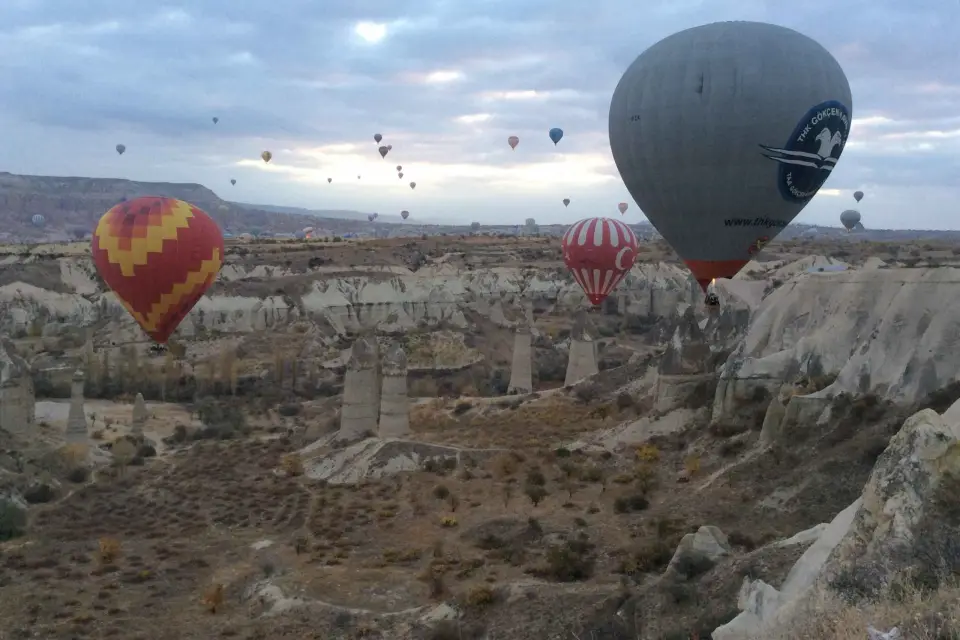 Capadocia: vuelo en globo aerostático al amanecer
