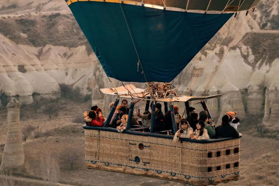 Capadocia: Vuelo en globo aerostático con traslados al hotel