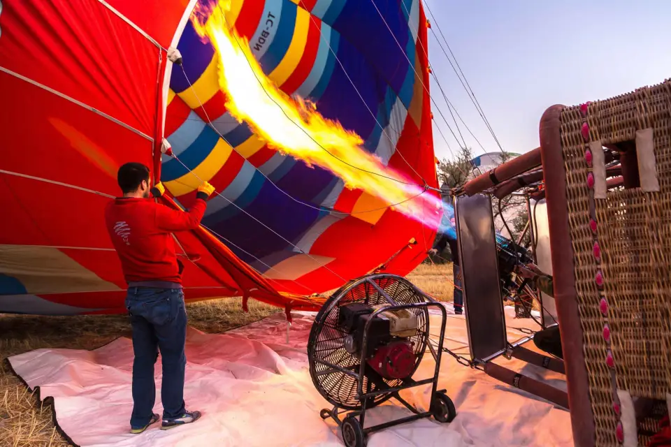 Capadocia: Vuelo en Globo al Amanecer con Recogida en el Hotel