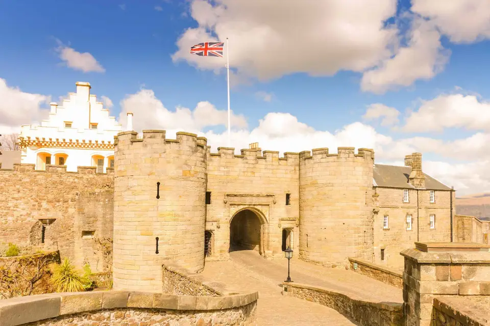 Desde Edimburgo: Castillo de Stirling, Loch Lomond y Tour del Whisky