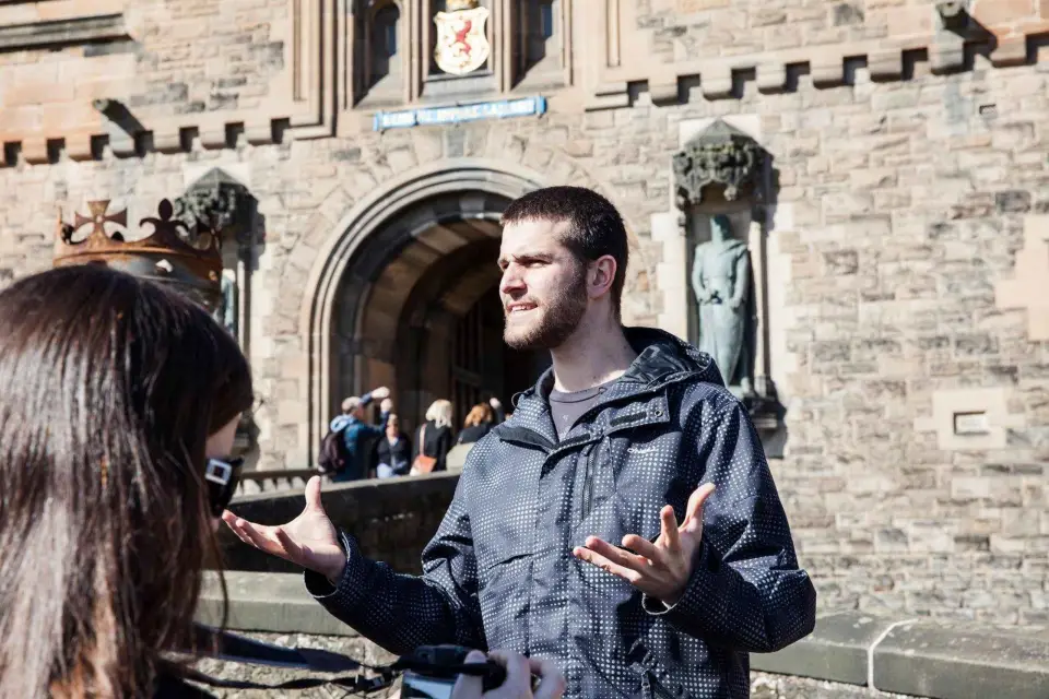 Castillo de Edimburgo: Tour guiado con guía en directo