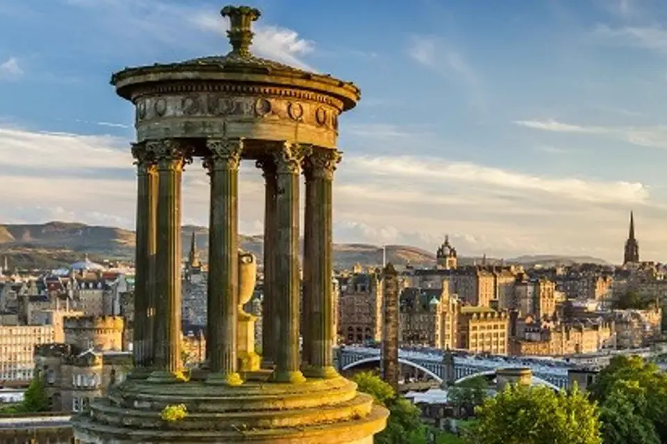 Excursión a la costa de Edimburgo: Tour de la ciudad y Royal Yacht Britannia