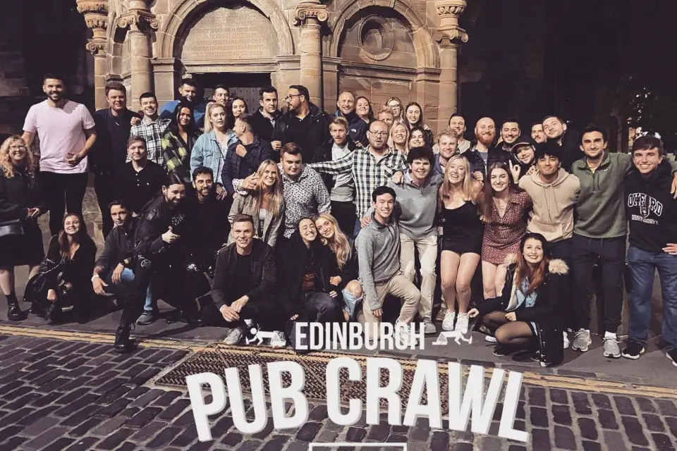 Edimburgo: Pub Crawl 7 Bares con 6 Chupitos