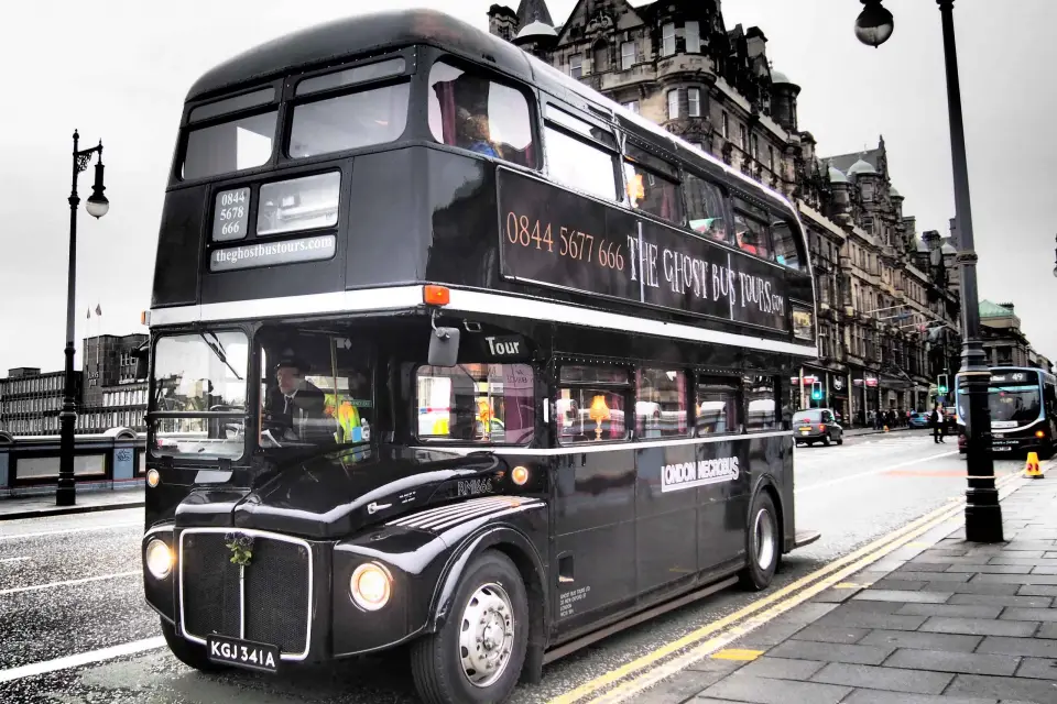 Edimburgo: Tour a pie de Harry Potter y tour en autobús fantasma
