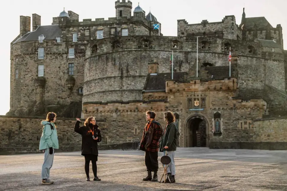Edimburgo: Visita histórica a pie del casco antiguo en grupo reducido