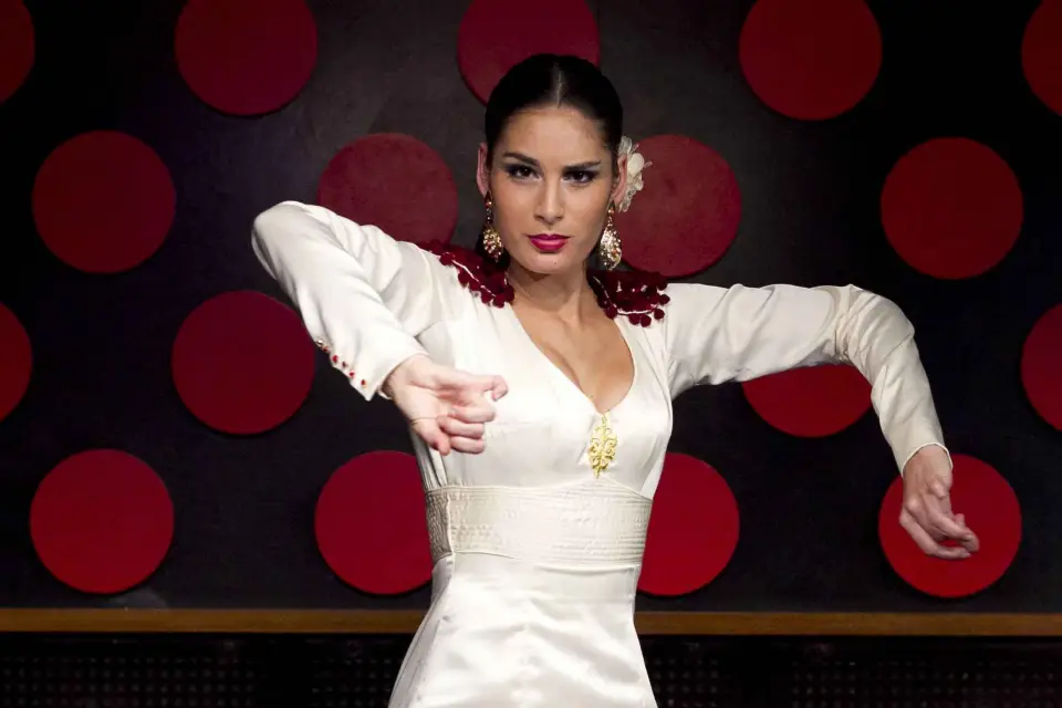 Barcelona: 4 horas de Tapas y Espectáculo Flamenco