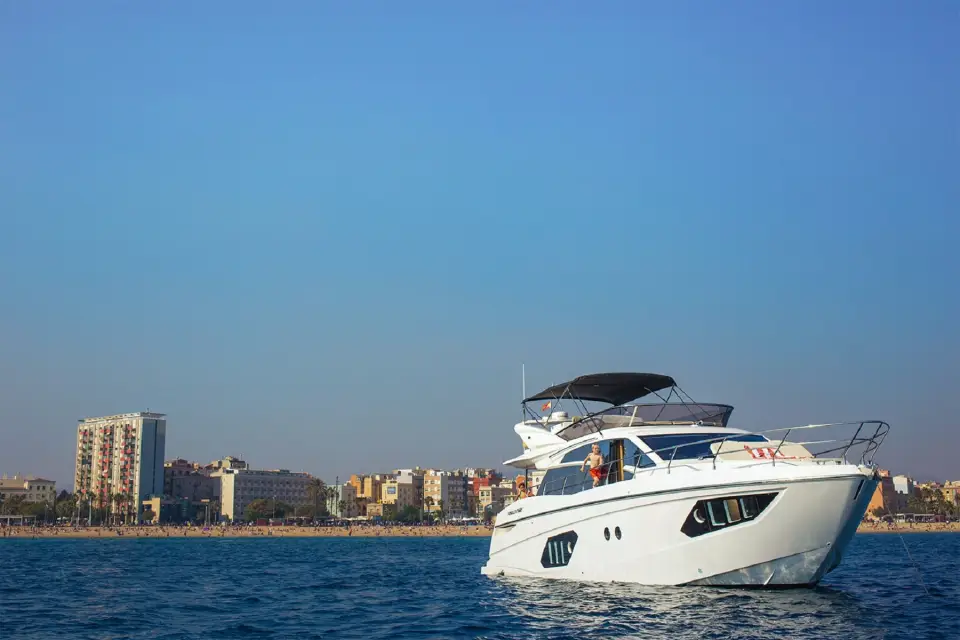 Alquiler de barco con patrón
