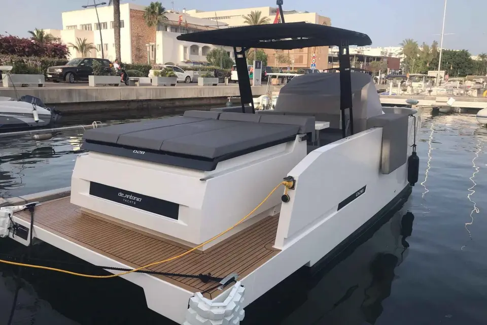 Barcelona Barco Privado a Motor - Yate De Antonio D28