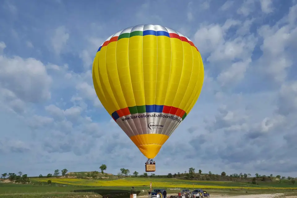 Desde Barcelona: billete de medio día en globo aerostático