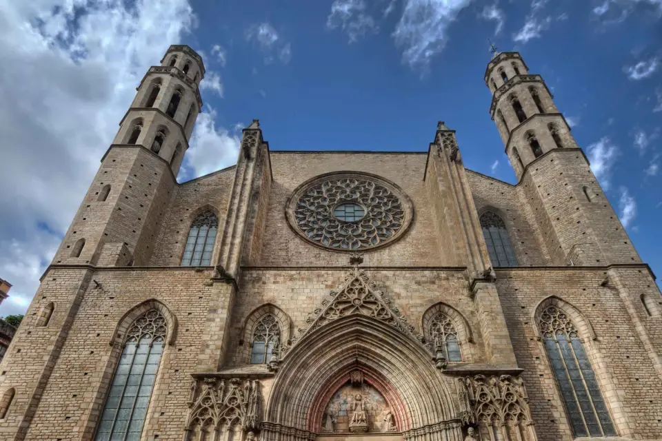 El Born: Basílica Santa María del Mar Tour & Terrace Experie