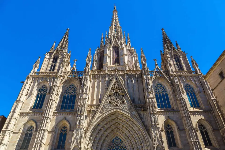 Catedral de Barcelona: Ticket de entrada, tour guiado y experiencia VR