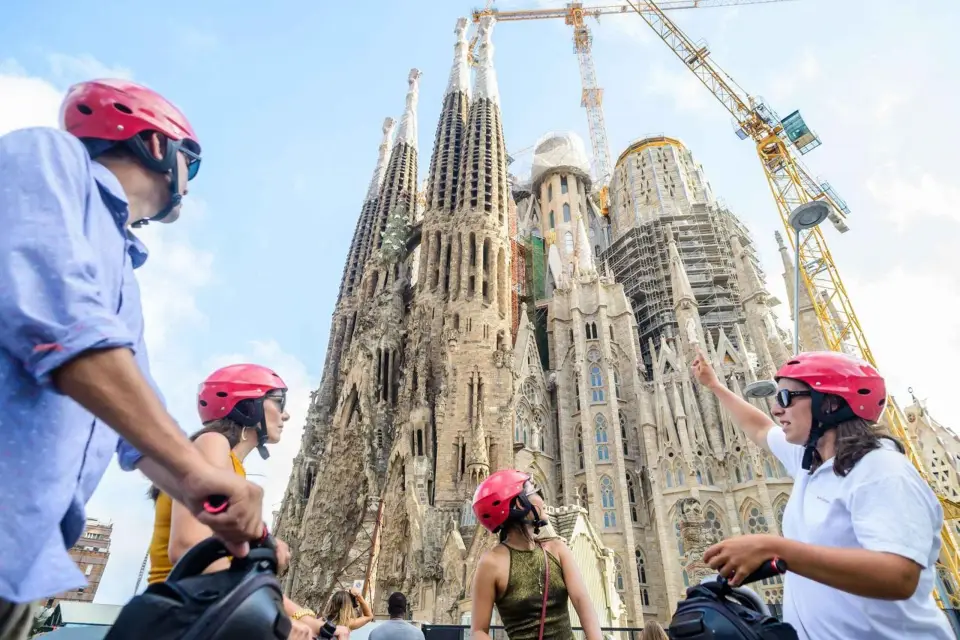 Barcelona: Lo mejor de la ciudad en tour en Segway