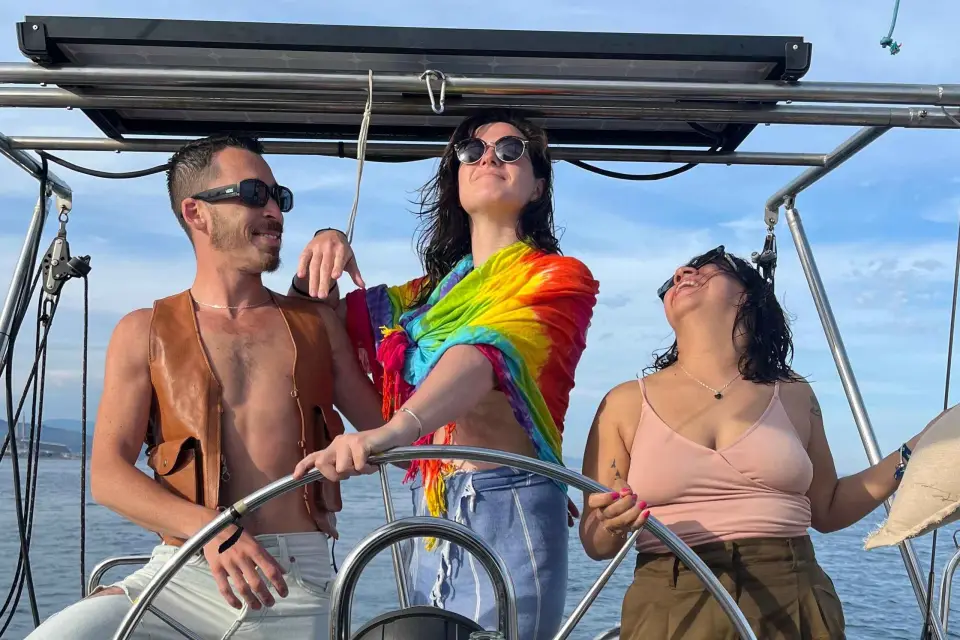 Barcelona: Crucero privado en yate con bebidas y aperitivos
