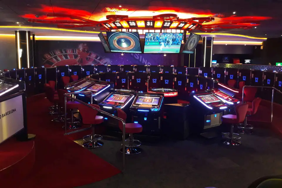 Barcelona: Entrada Casino Barcelona con Cóctel y Regalo