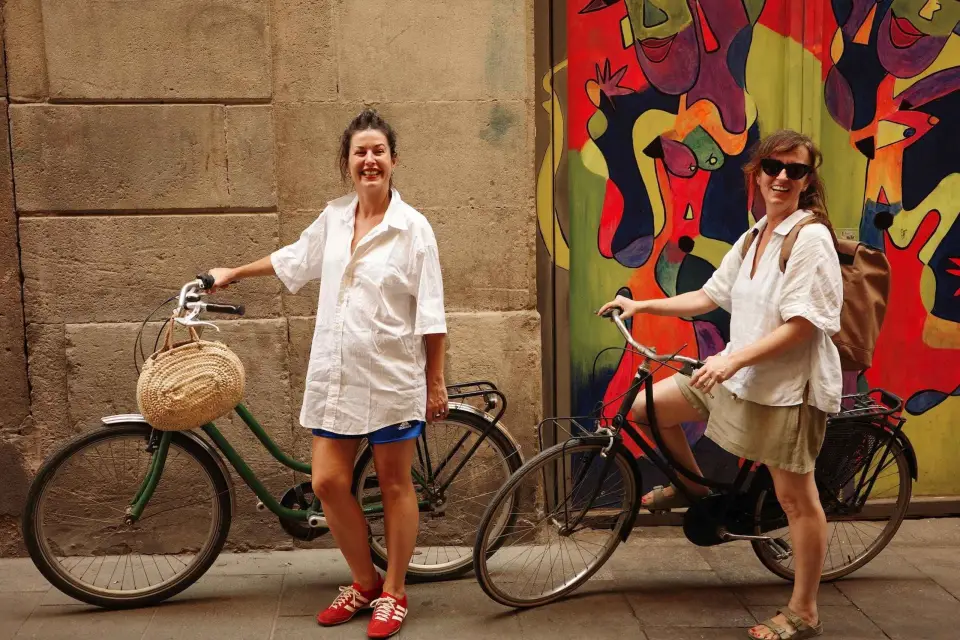 Barcelona: Excursión de 3 horas en bicicleta con un guía local