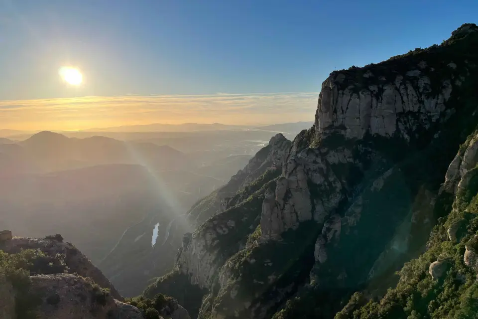 Barcelona: Excursión a Montserrat por la mañana temprano con servicio de recogida