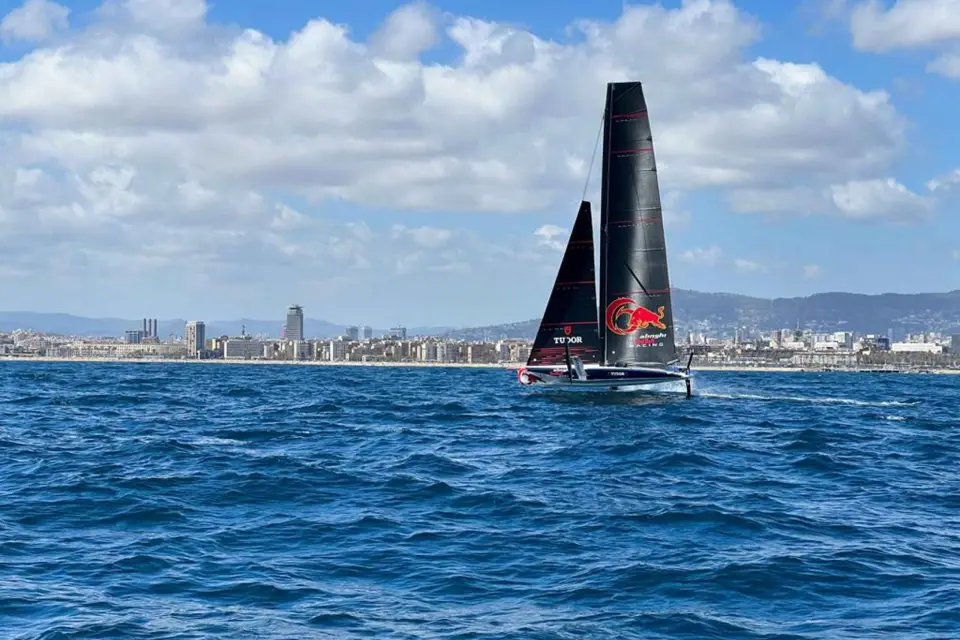 Barcelona: Experiencia de navegación en la America's Cup 37