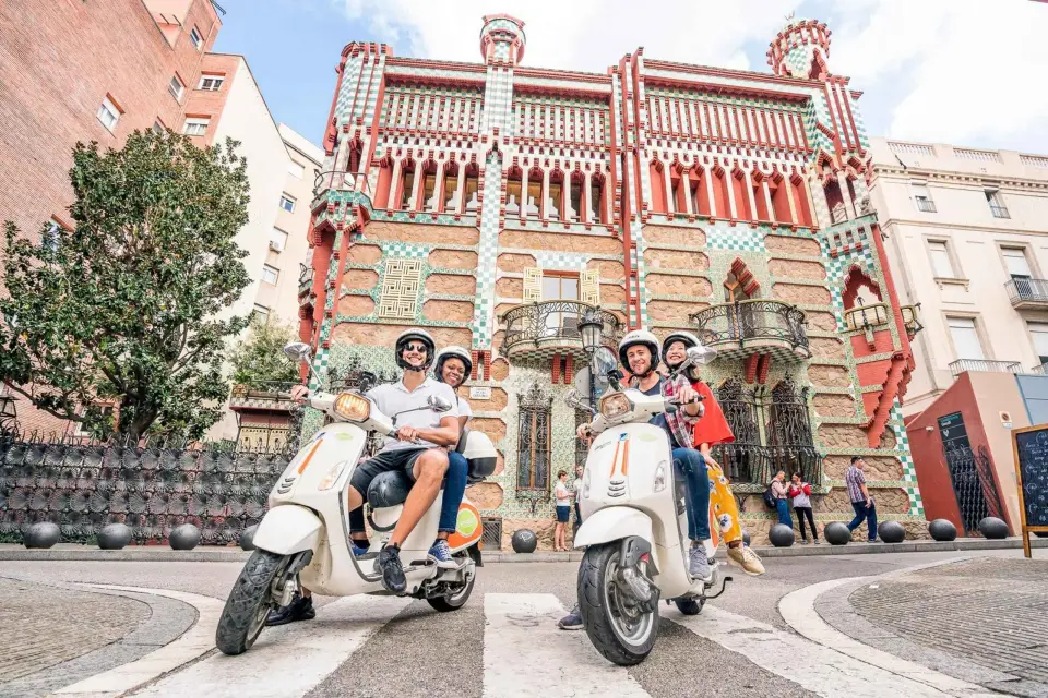 Barcelona Iconos y Panorámicas 4 horas en Scooter