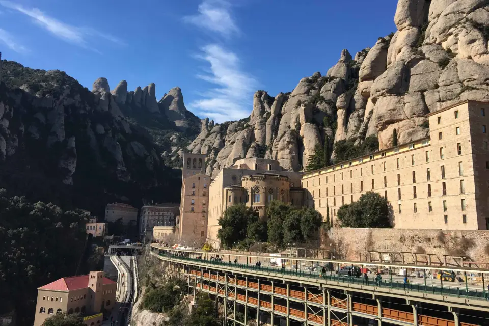 Depuis Barcelone : monastère de Montserrat et randonnée panoramique dans la montagne