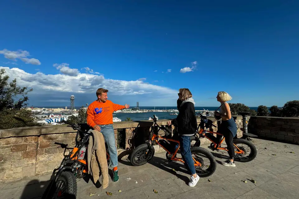 ¡Barcelona Montjuic E-Bike Tour! Las 25 mejores atracciones