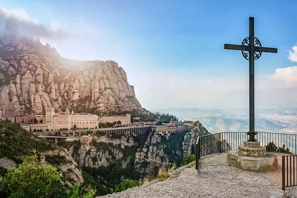 Desde Barcelona: Montserrat Tour de medio día guiado