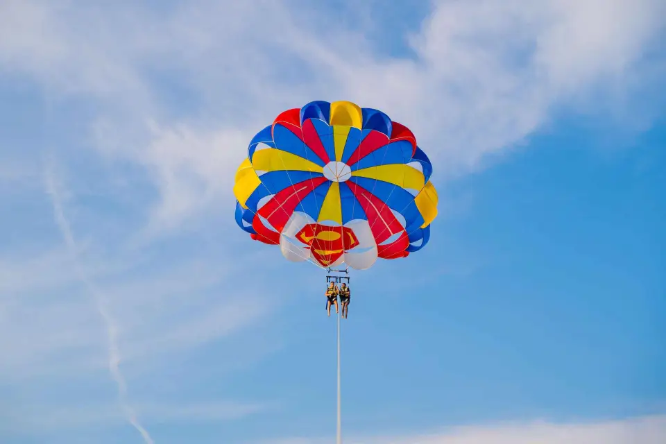 Parasailing en Barcelona Vuela con una Vista Inolvidable