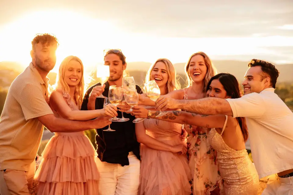 PRIVADO desde Barcelona: Cata de Vinos y TAPAS al ATARDECER en el Penedès