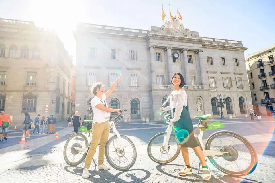Barcelona: Ticket de entrada al Teleférico y Tour en E-Bike