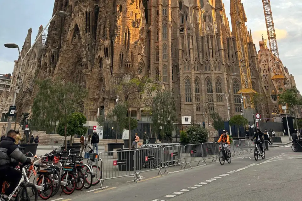 Barcelona: Tour en bici con guía local privado