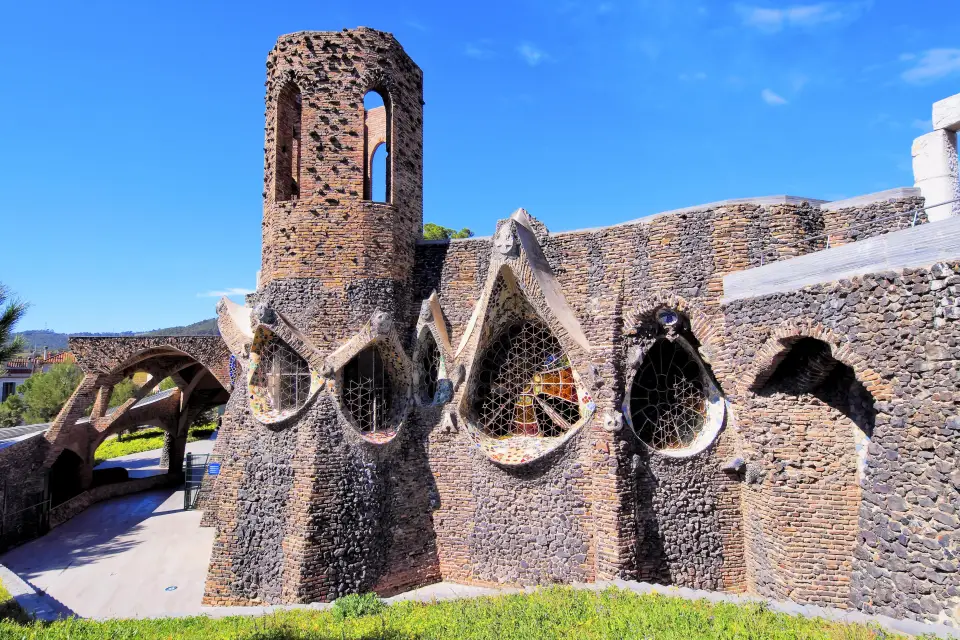 Tour por la Colonia Güell y Cripta de Gaudí