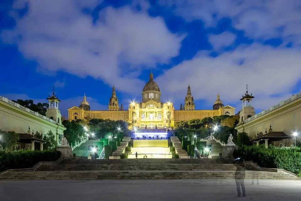 Barcelona: Tour nocturno privado con un local