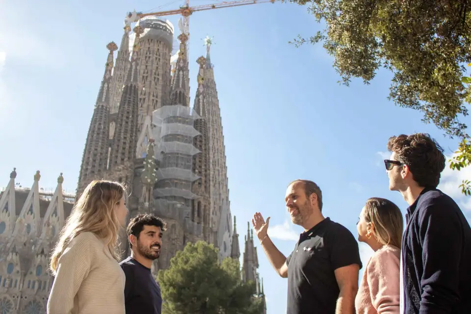 Barcelona: Tour a pie de lo más destacado de la ciudad con la Sagrada Familia