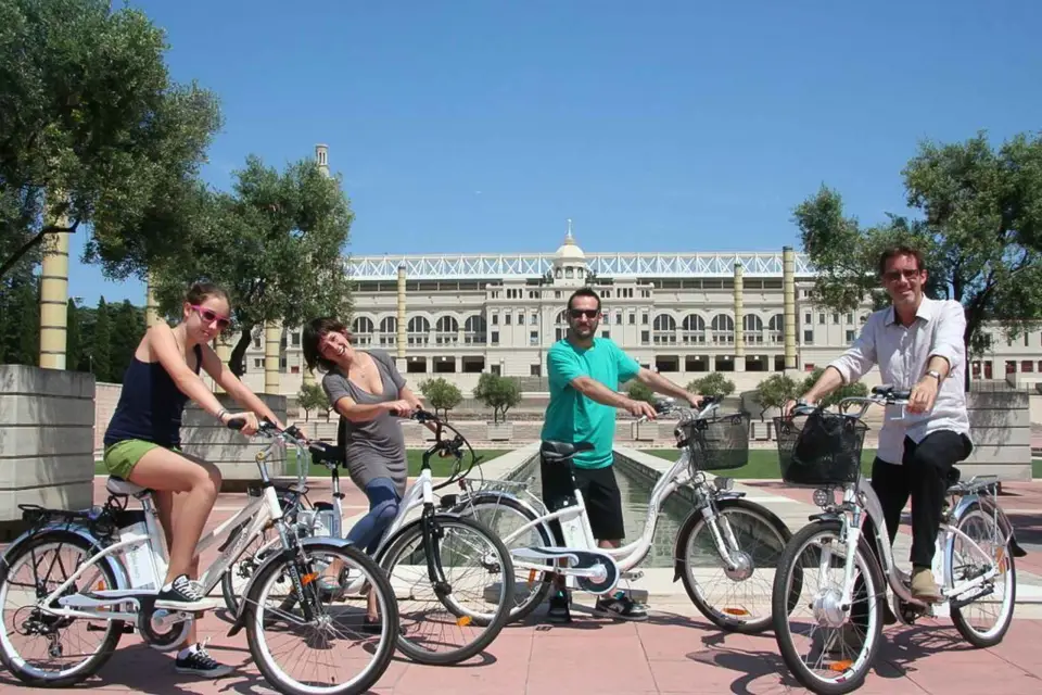 Barcelona: Tour Privado Personalizado en E-Bike